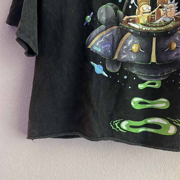 Cropped Rick and Morty T-Shirt - Picture 4 of 12